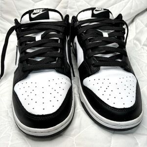 Nike Dunks panda men’s size 10 used no box well maintained
